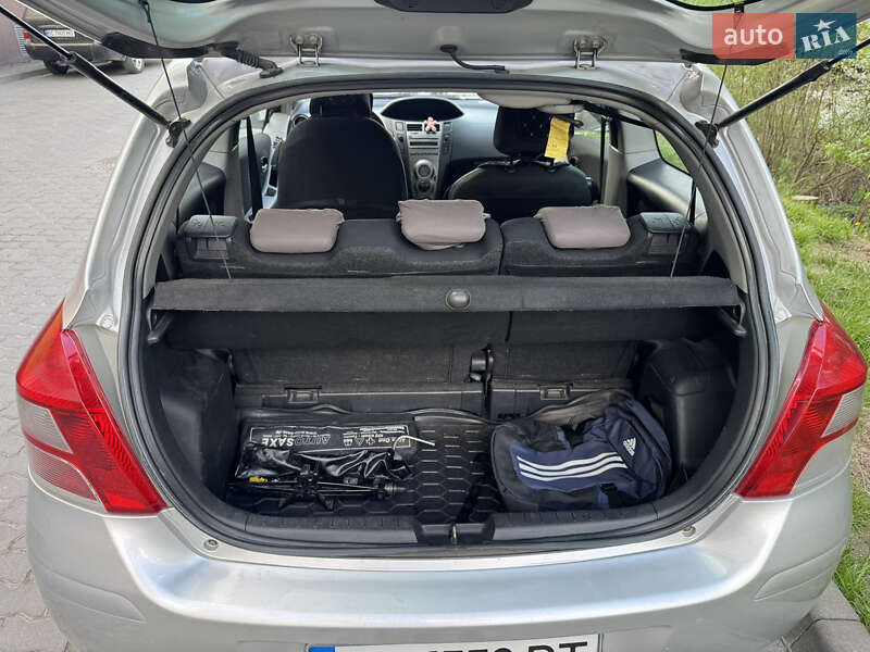 Хетчбек Toyota Yaris 2010 в Львові