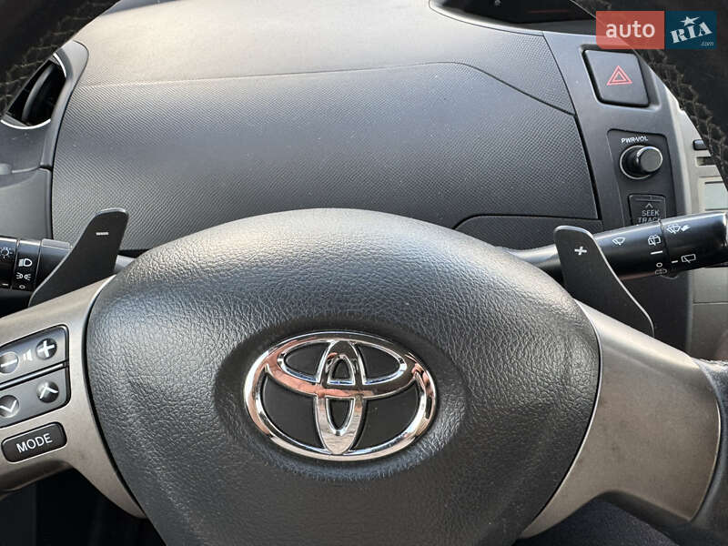 Хетчбек Toyota Yaris 2010 в Львові