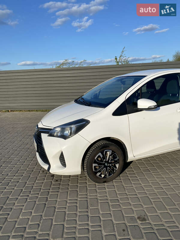 Хэтчбек Toyota Yaris 2014 в Ирпене