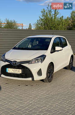 Хэтчбек Toyota Yaris 2014 в 