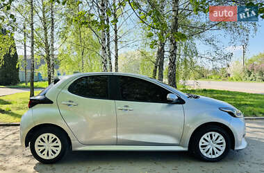 Хэтчбек Toyota Yaris 2022 в 