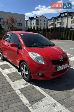 Хетчбек Toyota Yaris 2006 в Рівному