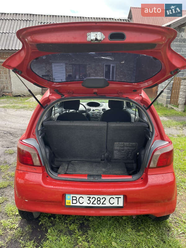Хэтчбек Toyota Yaris 2000 в Львове