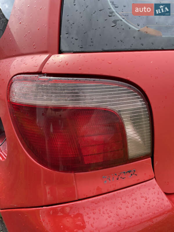 Хэтчбек Toyota Yaris 2000 в Львове