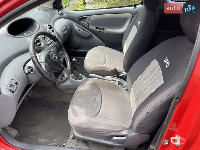Хэтчбек Toyota Yaris 2000 в Львове