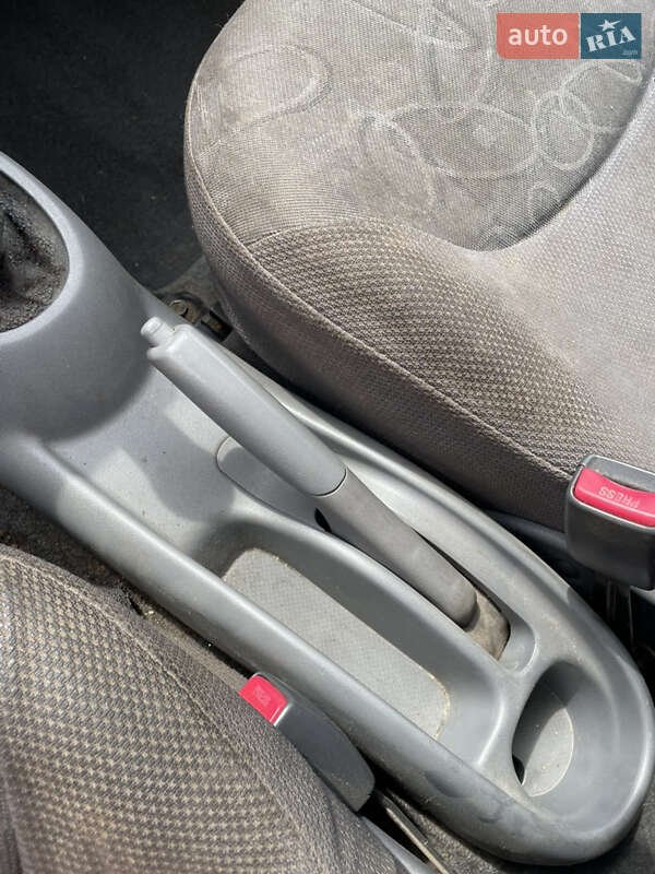 Хэтчбек Toyota Yaris 2000 в Львове