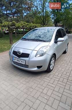 Хэтчбек Toyota Yaris 2006 в Запорожье