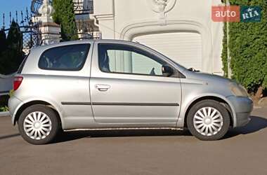 Хэтчбек Toyota Yaris 2000 в Каневе