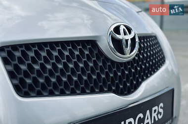 Хэтчбек Toyota Yaris 2008 в 