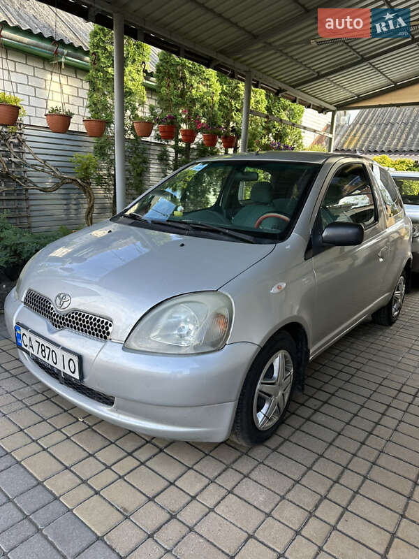 Toyota Yaris 2000