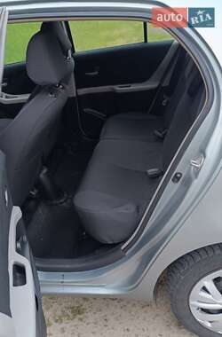 Хетчбек Toyota Yaris 2007 в 