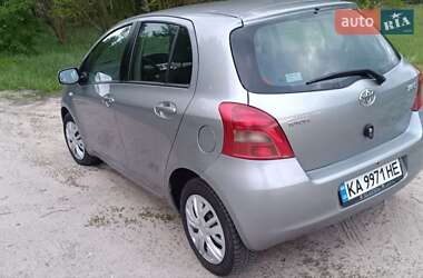 Хетчбек Toyota Yaris 2007 в 