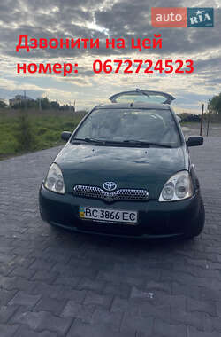 Хэтчбек Toyota Yaris 2002 в Комарному