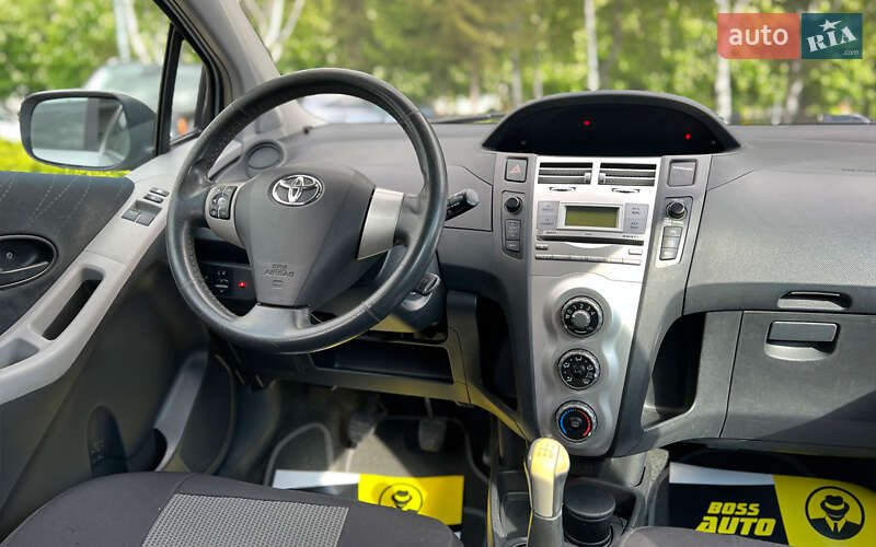Хетчбек Toyota Yaris 2006 в Львові