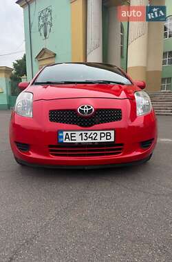 Хетчбек Toyota Yaris 2008 в 
