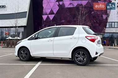 Хэтчбек Toyota Yaris 2019 в 