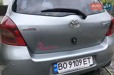 Хетчбек Toyota Yaris 2007 в 