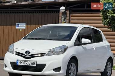 Хэтчбек Toyota Yaris 2013 в 