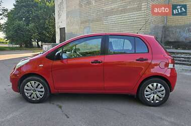 Хетчбек Toyota Yaris 2009 в 