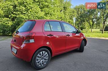 Хетчбек Toyota Yaris 2009 в 