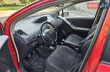 Хетчбек Toyota Yaris 2009 в 