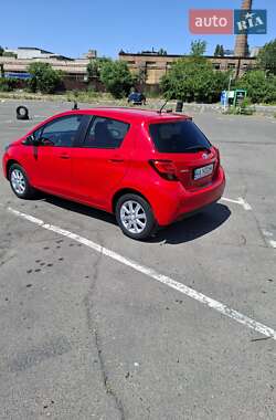 Седан Toyota Yaris 2014 в 