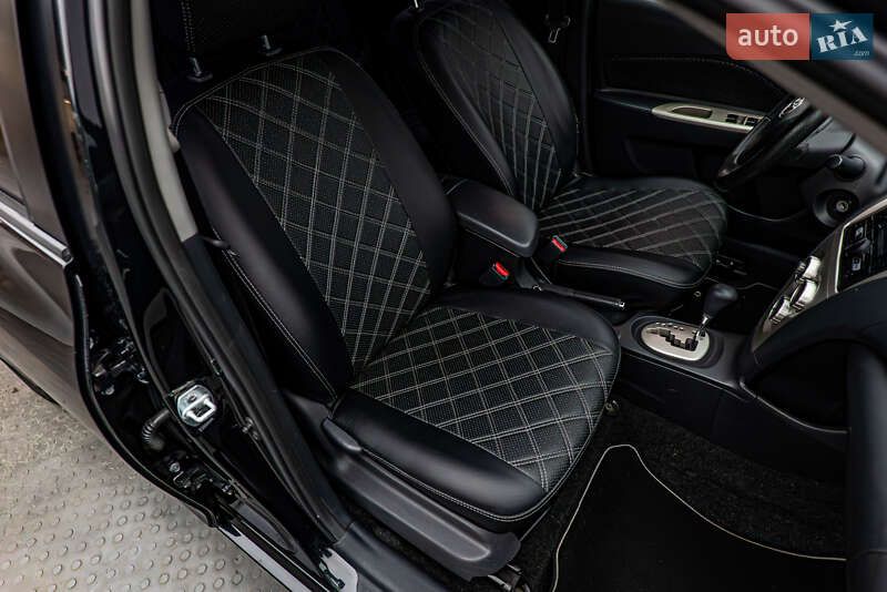 Седан Toyota Yaris 2007 в Києві