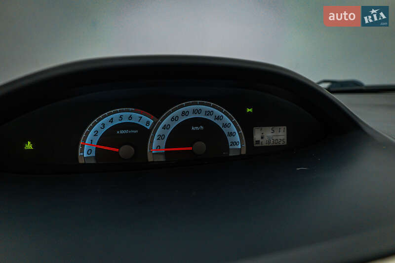 Седан Toyota Yaris 2007 в Києві