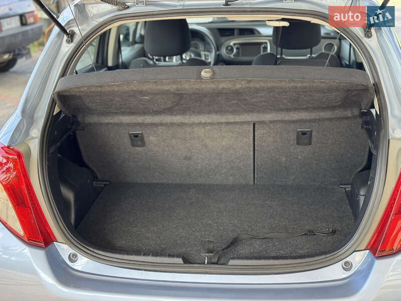 Хетчбек Toyota Yaris 2012 в Вінниці