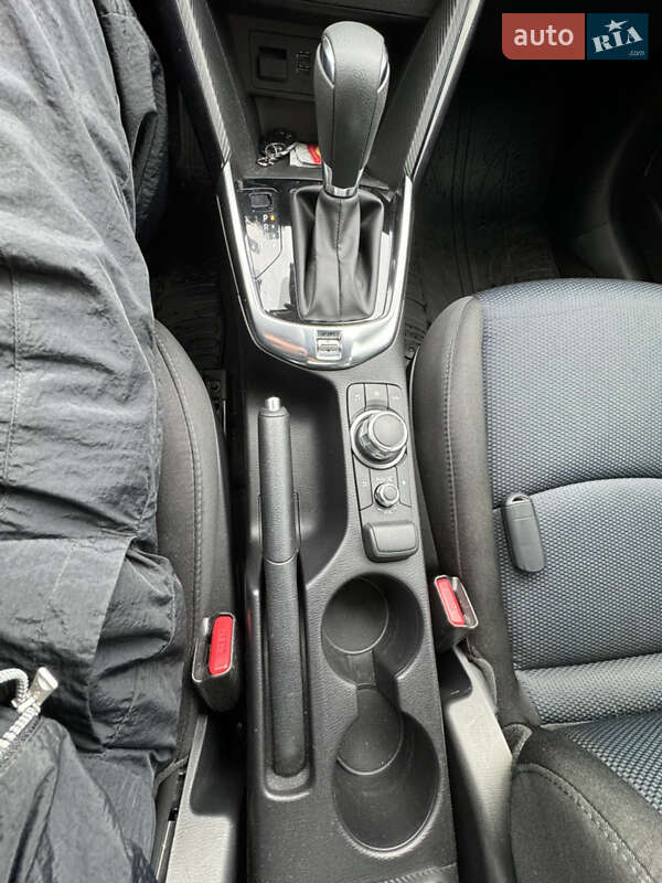 Седан Toyota Yaris 2017 в Полтаве