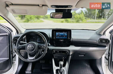 Хэтчбек Toyota Yaris 2022 в 