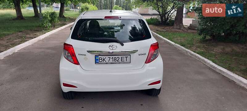 Хетчбек Toyota Yaris 2012 в Рівному
