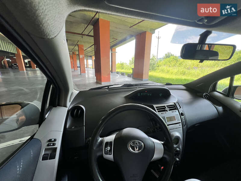 Хетчбек Toyota Yaris 2007 в Львові