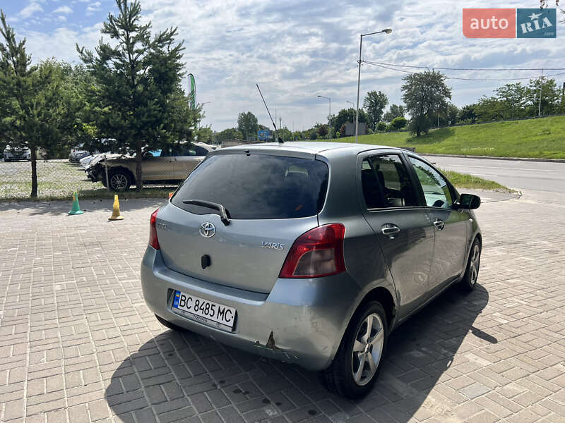 Хетчбек Toyota Yaris 2007 в Львові