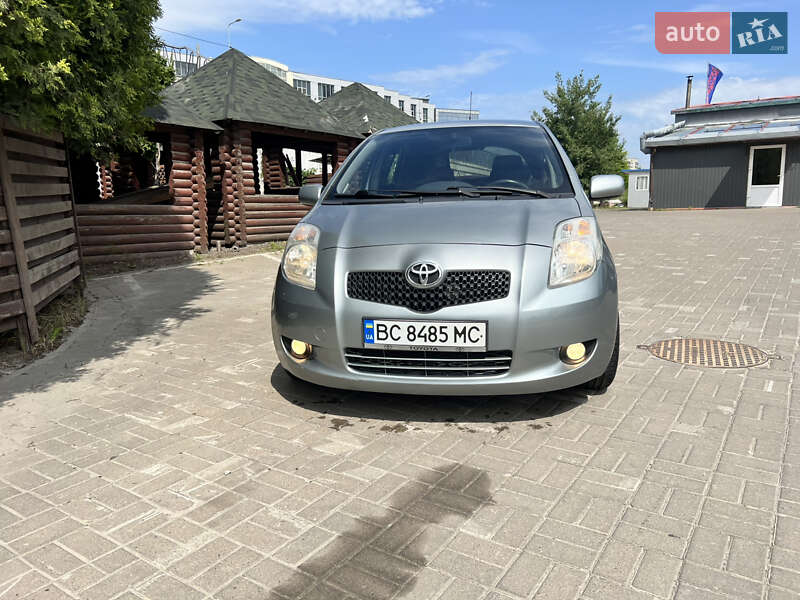 Хетчбек Toyota Yaris 2007 в Львові
