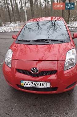 Хетчбек Toyota Yaris 2011 в Києві