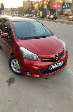 Хетчбек Toyota Yaris 2012 в Чернівцях