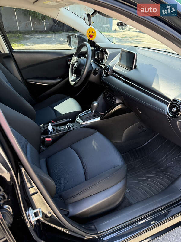 Седан Toyota Yaris 2017 в Полтаве