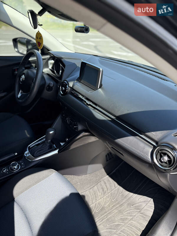 Седан Toyota Yaris 2017 в Полтаве