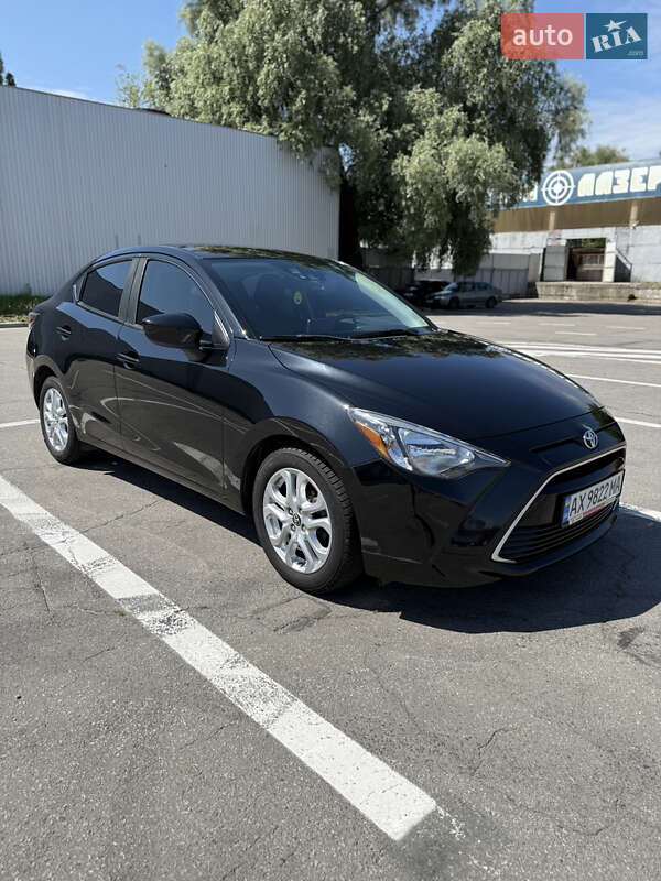 Седан Toyota Yaris 2017 в Полтаве