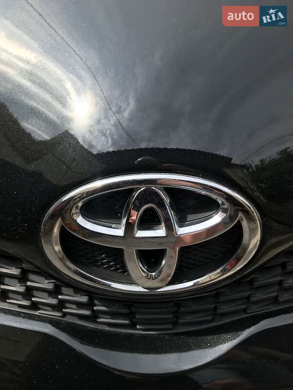 Хэтчбек Toyota Yaris 2011 в Умани