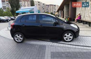 Хэтчбек Toyota Yaris 2008 в Киеве
