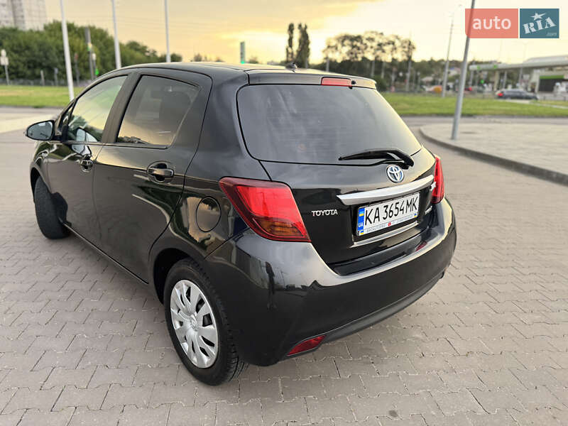 Хэтчбек Toyota Yaris 2016 в Харькове