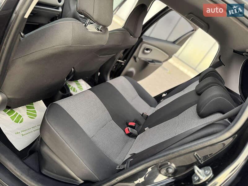 Хэтчбек Toyota Yaris 2016 в Харькове