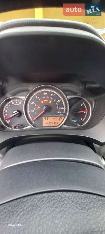 Хэтчбек Toyota Yaris 2016 в Умани фото 5 Хэтчбек Toyota Yaris 2016 в Умани