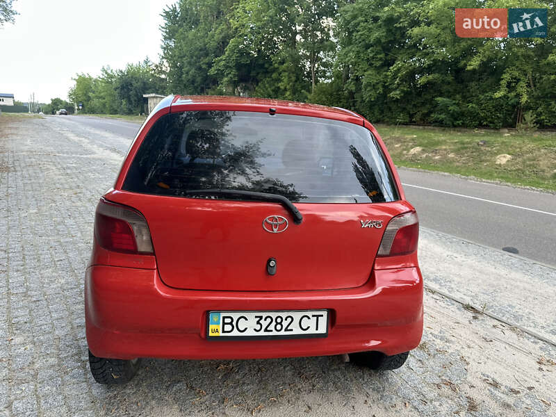 Хэтчбек Toyota Yaris 2000 в Львове