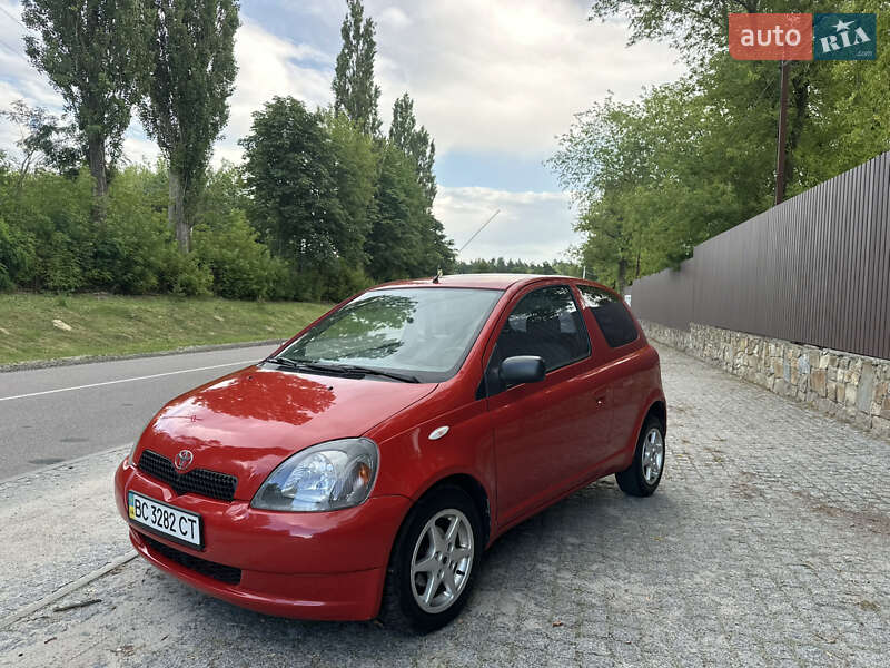 Хэтчбек Toyota Yaris 2000 в Львове