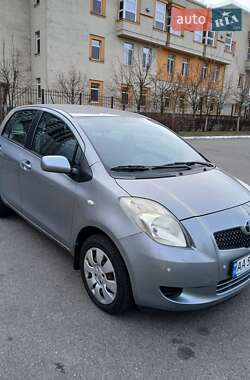 Хэтчбек Toyota Yaris 2007 в Киеве