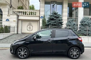 Хэтчбек Toyota Yaris 2018 в 