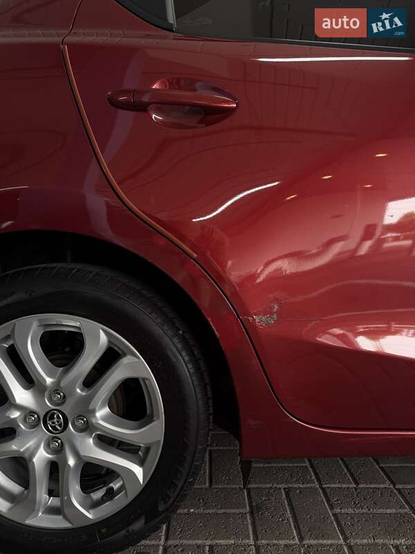 Седан Toyota Yaris 2016 в Киеве